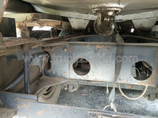 รถบรรทุกน้ำมัน 10 ล้อ