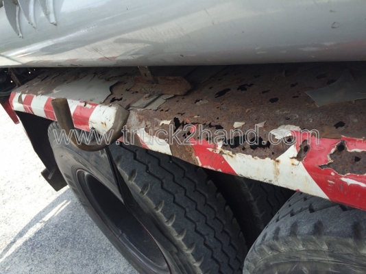 รถบรรทุกน้ำมัน 10 ล้อ