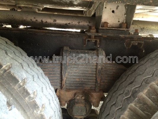 รถบรรทุกน้ำมัน 10 ล้อ