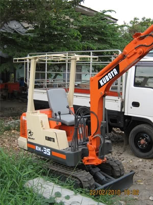 KUBOTA KH35