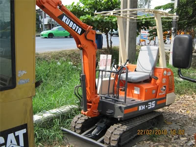 KUBOTA KH35