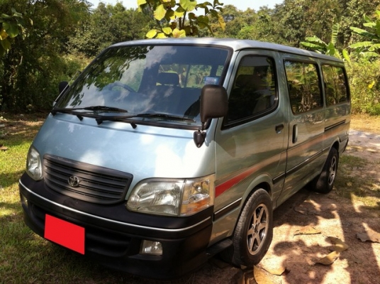 รถตู้หัวจรวด