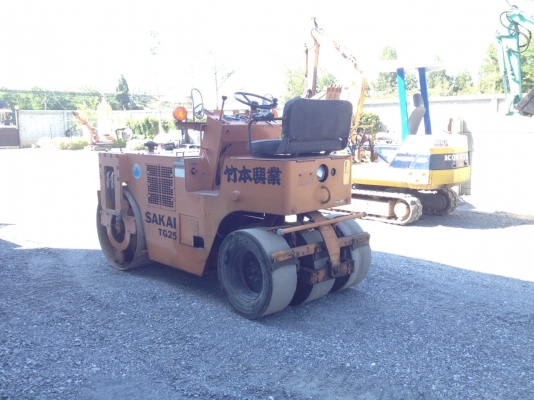 รถบด SAKAI TG25