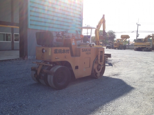 รถบด SAKAI TG25