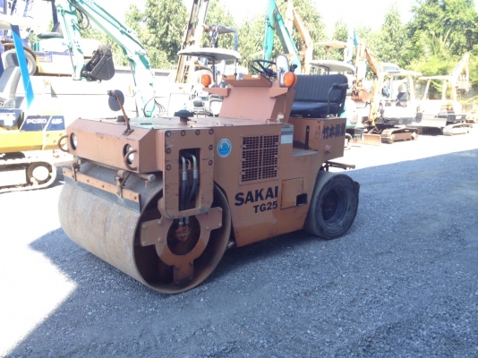 รถบด SAKAI TG25