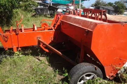 ขายตามสภาพเครื่องอัดฟางใช้งานได้เลย ขายตามสภาพเครื่องอัดฟางใช้งานได้เลย