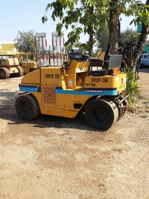 รถบด HITACHI RT30