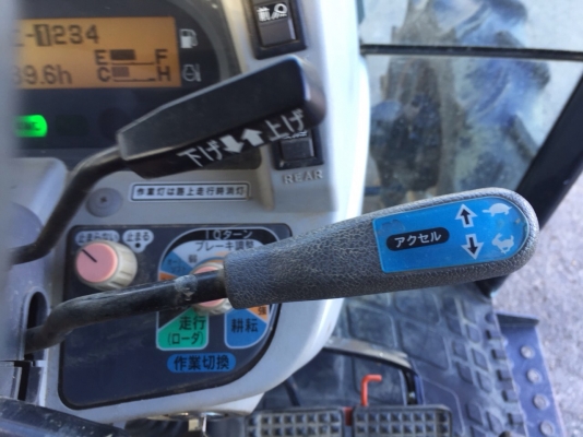 รถไถตีนตะขาบ ISEKI  AT 33  เหมาะสำหรับ 25 แรงม้า อุปกรณ์ครบ