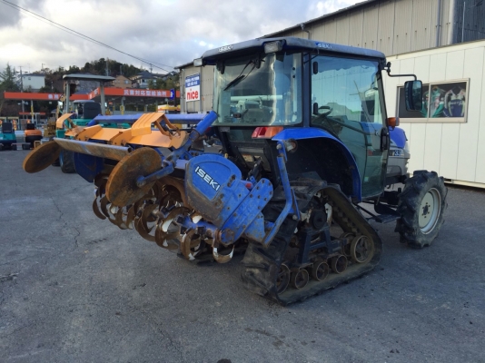 รถไถตีนตะขาบ ISEKI  AT 33  เหมาะสำหรับ 25 แรงม้า อุปกรณ์ครบ