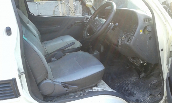 ขายรถตู้หัวจรวด ตู้บรรทุก เครื่อง2.8 ขายถูก