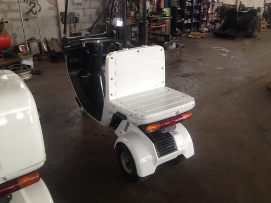 ขายรถมอเตอร์ไซด์3ล้อ HONDA GYRO CANOPY สนใจติดต่อ086-0801238