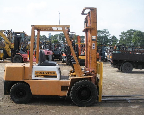 KOMATSU FD30-10 KOMATSU FD30-10