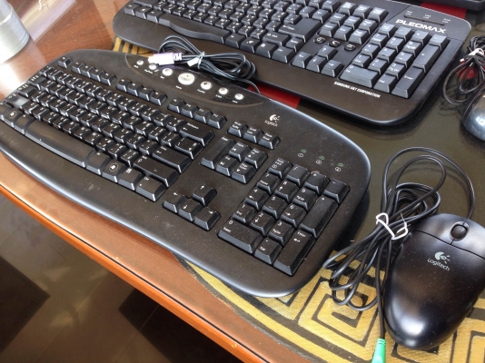 ขายเหมา คีย์บอร์ด 3 ชุด + เมาส์  / 1000 บาท