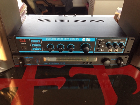 ขายเหมา แอมป์ 400 Watts / แอมป์ วิทยุ / ลำโพง SONY 2 ตัว ขายเหมา แอมป์ 400 Watts / แอมป์ วิทยุ / ลำโพง SONY 2 ตัว