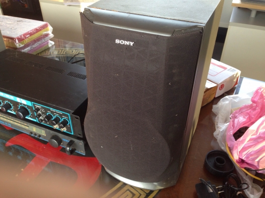 ขายเหมา แอมป์ 400 Watts / แอมป์ วิทยุ / ลำโพง SONY 2 ตัว ขายเหมา แอมป์ 400 Watts / แอมป์ วิทยุ / ลำโพง SONY 2 ตัว
