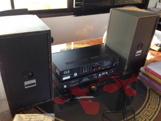 ขายเหมา แอมป์ 400 Watts / แอมป์ วิทยุ / ลำโพง SONY 2 ตัว ขายเหมา แอมป์ 400 Watts / แอมป์ วิทยุ / ลำโพง SONY 2 ตัว