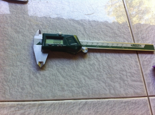 เวอร์เนียขนาด 6 นิ้ว ยี่ห้อ INSIZE ตัวเลขแสดงผลขนาดใหญ่มองเห็นชัด เวอร์เนียขนาด 6 นิ้ว ยี่ห้อ INSIZE ตัวเลขแสดงผลขนาดใหญ่มองเห็นชัด