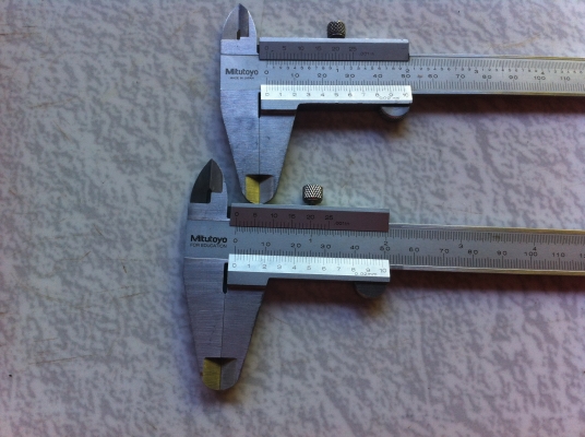 เวอร์เนียแบบขีดสเกลขนาด 6 นิ้ว ยี่ห้อ Mitutoyo มองเห็นชัด ปากสนิท