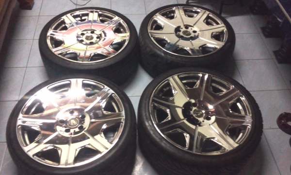 ขายล้อแม็กขอบ 20 ยี่ห้อ Valenza โครมเมี่ยม VIP ยาง ปี 13 ลดเหลือ 18500