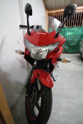 ปล่อยขาย CBR250r 250 cc 1สูบ สีแดง ปล่อยขาย CBR250r 250 cc 1สูบ สีแดง