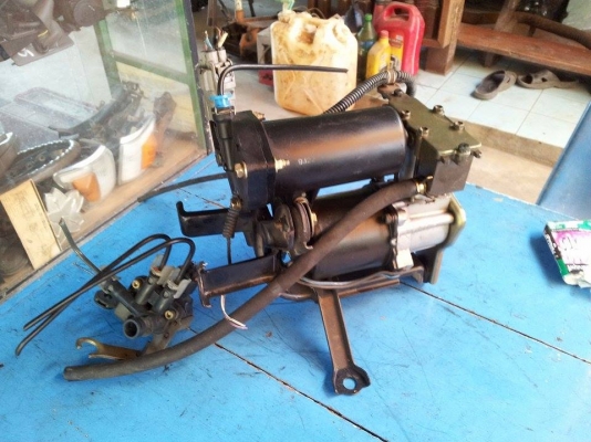 ปั๊มลม Toyotaไฟ12ไว้สูบลมล้อรถทำแตรลม