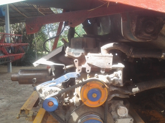 ขอนุญาติลงไหม่คับ ขายรถเกี่ยวข้าวอุ้มคับ 250000 ต่อได้นิดน่อยคับ