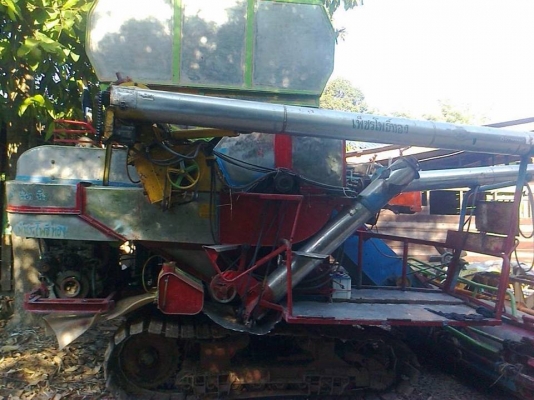 **350,000 บ.ต่อรอง**ขายรถเกี่ยวแบบอุ้ม ราคาเบาๆ ศักดิ์พัฒนาฯ รุ่น บิ๊ก37 อุ้ม2.5ตัน แบบปรับระดับ เครื่องยนต์ ISUZU 6HH1-210HP ปั้มไดกิ้น23 ช่วงล่าง10HT ตัวเดิน12HT เครื่องแน่น แรง ปั้มดี แรงดี ช่วงล่าง60-70\% ทำงานดี คล่องตัวดี ลุยๆ แทร็กดี โซ่ดี รถใช้งานท