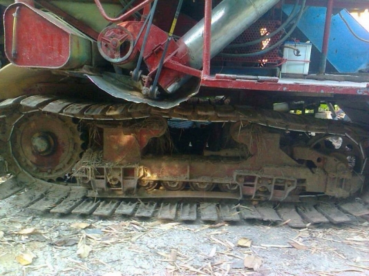 **350,000 บ.ต่อรอง**ขายรถเกี่ยวแบบอุ้ม ราคาเบาๆ ศักดิ์พัฒนาฯ รุ่น บิ๊ก37 อุ้ม2.5ตัน แบบปรับระดับ เครื่องยนต์ ISUZU 6HH1-210HP ปั้มไดกิ้น23 ช่วงล่าง10HT ตัวเดิน12HT เครื่องแน่น แรง ปั้มดี แรงดี ช่วงล่าง60-70\% ทำงานดี คล่องตัวดี ลุยๆ แทร็กดี โซ่ดี รถใช้งานท