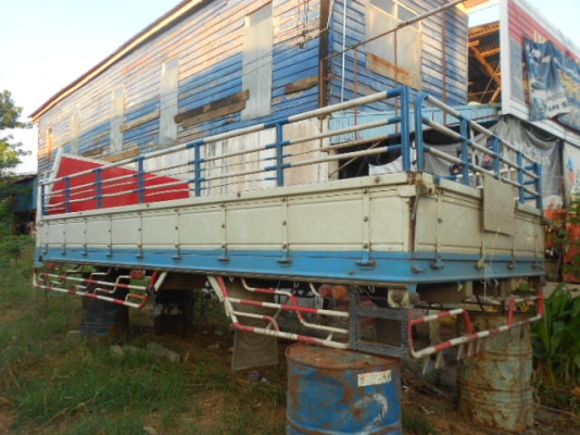 ขายกระบะหกล้อ ISUZUและคอกเหล็ก ยาว 5เมตร สภาพยังใหม่