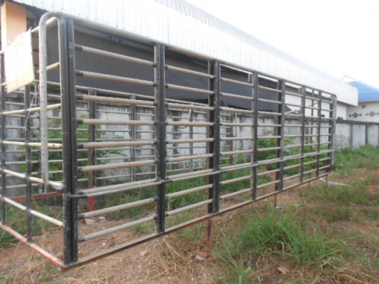 ขายกระบะหกล้อ ISUZUและคอกเหล็ก ยาว 5เมตร สภาพยังใหม่