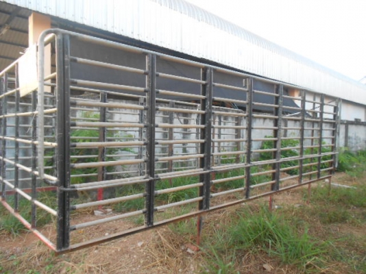 ขายกระบะหกล้อ ISUZUและคอกเหล็ก ยาว 5เมตร สภาพยังใหม่