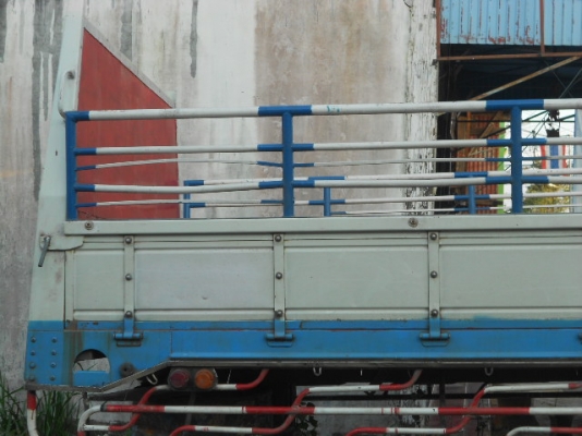 ขายกระบะหกล้อ ISUZUและคอกเหล็ก ยาว 5เมตร สภาพยังใหม่