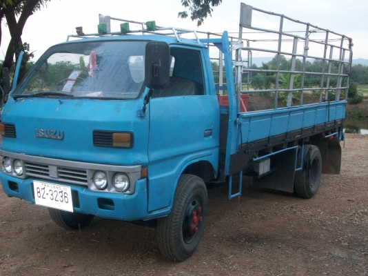 รถบรรทุกพร้อมใช้งาน เครื่อง  4bd1  110 แรงม้าพร้อมใช้งานครับ