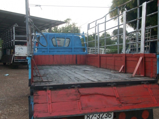 รถบรรทุกพร้อมใช้งาน เครื่อง  4bd1  110 แรงม้าพร้อมใช้งานครับ