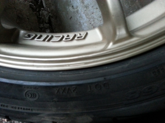 ขอขายแม็ก RZ1 ขอบ 18  หน้า 8ครึ่ง หลัง 10   5รู กะบะ พร้อมยางใหม่ครับใช้น้อย