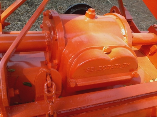 ขายโรโตรี่ยี่ห้อโฮเวิรด์สำหรับรถไถใหญ่ ขายโรโตรี่ยี่ห้อโฮเวิรด์สำหรับรถไถใหญ่