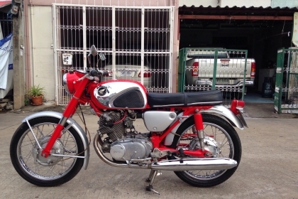 ขาย cb 72 ทะเบียนเต็ม พร้อมชุดโอน เครื่องดี สีสดๆ สภาพสวยๆ ขาย 145000 ติดต่อ 0811160919