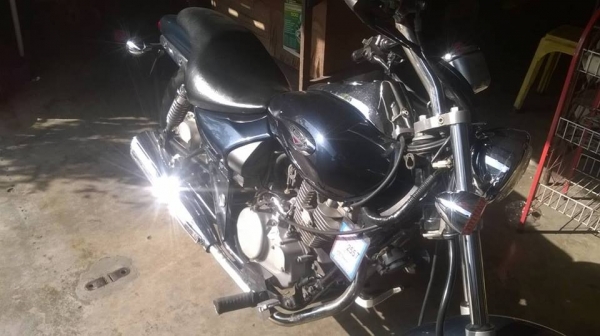 ขาย!!! KAWASAKI BOSS 175 ปี 43 ตัวแรก เครื่องดี,ชุดสีดี,ภาษีขาด 1 ปี เล่มพร้อมโอน