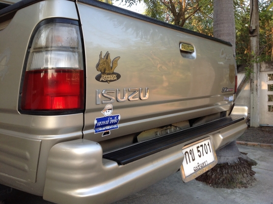 อีซูซุ ดาก้อนอาย 4 ประตู โฟวิล 4x4