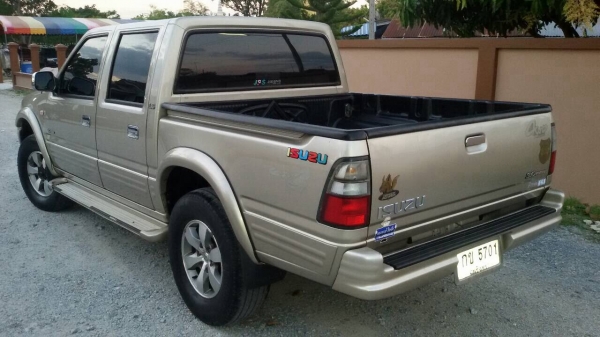 อีซูซุ ดาก้อนอาย 4 ประตู โฟวิล 4x4