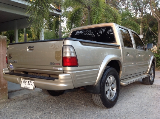 อีซูซุ ดาก้อนอาย 4 ประตู โฟวิล 4x4