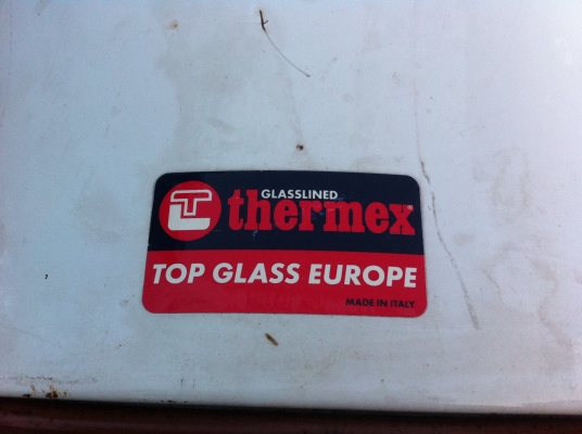 เครื่องทำน้ำอุ่นแบบต้มเก็บไว้ในถัง THERMAX ของอิตาลิที่บุฉนวนกันความร้อนออกจุ200ลิตร