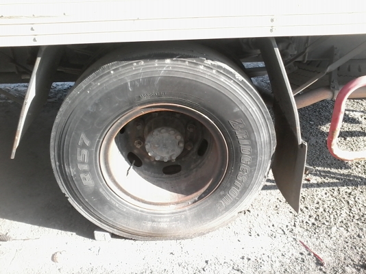 ขายด่วนครับ FTR33P2 ก๊าซ CNG 6 ล้อ ตู้ 3 บาน ครับ DECA 200 ปี 46 ยาว 7.2 เมตร พร้อมใช้ครับ