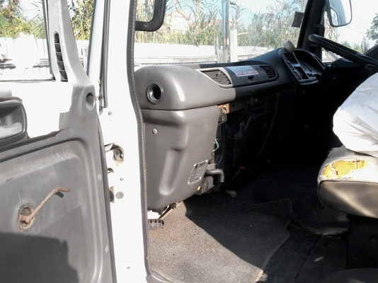 ขายด่วนครับ FTR33P2 ก๊าซ CNG 6 ล้อ ตู้ 3 บาน ครับ DECA 200 ปี 46 ยาว 7.2 เมตร พร้อมใช้ครับ