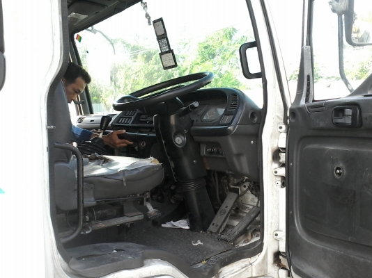 ขายด่วนครับ FTR33P2 ก๊าซ CNG 6 ล้อ ตู้ 3 บาน ครับ DECA 200 ปี 46 ยาว 7.2 เมตร พร้อมใช้ครับ