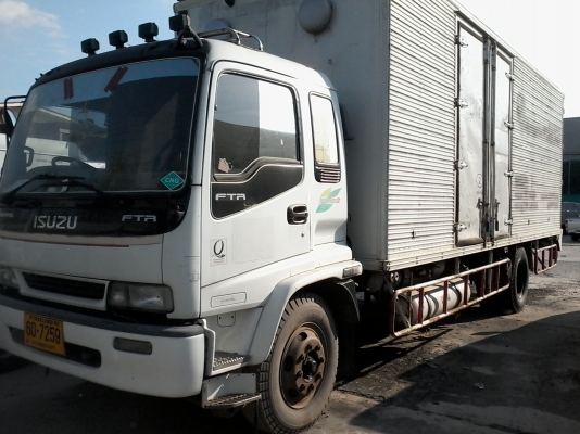 ขายด่วนครับ FTR33P2 ก๊าซ CNG 6 ล้อ ตู้ 3 บาน ครับ DECA 200 ปี 46 ยาว 7.2 เมตร พร้อมใช้ครับ