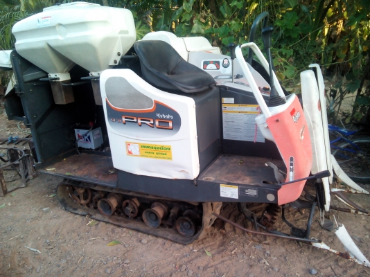 ((เจ้าของขายเองครับ )) รถเกี่ยวข้าวคูโบต้า SR-J3 Pro  จอยคอม โปร  พร้อมใช้ (ไม่ต้องง้อรถใหญ่และแรงงานคน))