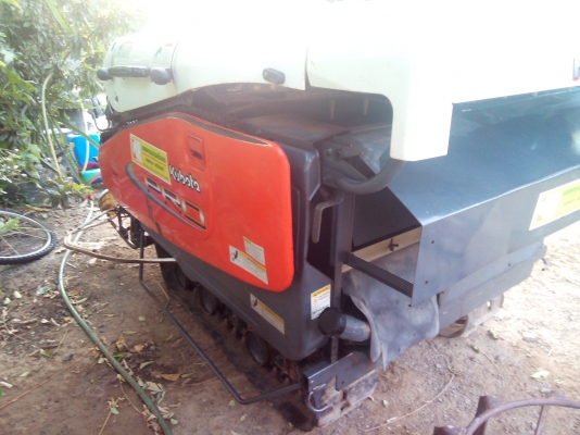 ((เจ้าของขายเองครับ )) รถเกี่ยวข้าวคูโบต้า SR-J3 Pro  จอยคอม โปร  พร้อมใช้ (ไม่ต้องง้อรถใหญ่และแรงงานคน))