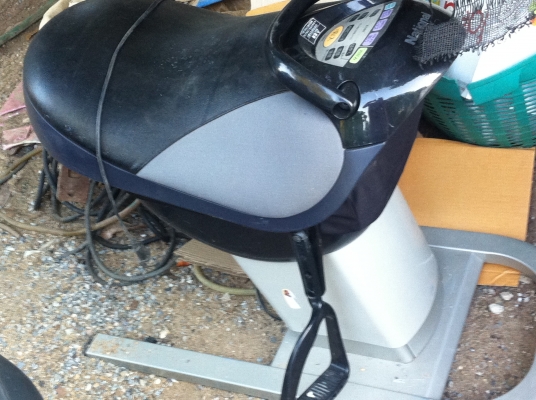 ม้าโยกไฟฟ้าแบบคาวบอยตัวใหญ่ National ปรับเบาะนั่งชึ้นลงได้ และการทำงานอื่นๆอีกมาก ได้มาจากญี่ปุ่นใช้ได้ตั้งแต่เด็กจนถึงผู้ใหญ่มีโมดต่างๆให้เลือก ม้าโยกไฟฟ้าแบบคาวบอยตัวใหญ่ National ปรับเบาะนั่งชึ้นลงได้ และการทำงานอื่นๆอีกมาก ได้มาจากญี่ปุ่นใช้ได้ตั้งแต่เด็กจนถึงผู้ใหญ่มีโมดต่างๆให้เลือก