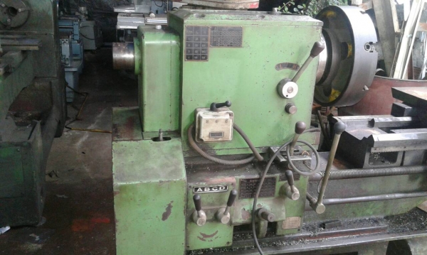 เครื่องกลึง 6 ฟุต รุ่นหนัก 3 เพลา เกียร์บล็อก พร้อมใช้งาน ด่วน !!!! 98,000